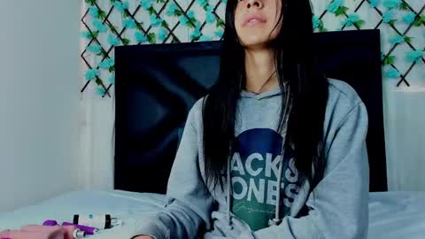  Emma  online show from 01-05-25, 02:52