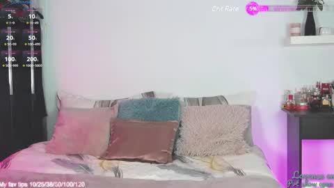 Snapshot of emmawright02 chatting on 02-18-25, 06:15 Emma online show from 02-18-25, 06:15
