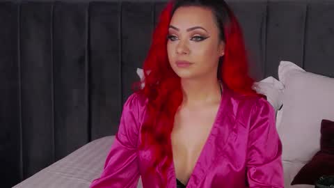 Snapshot of emmelyn_ chatting on 11-03-25, 05:09 Emm online show from 11-03-25, 05:09