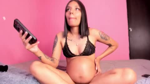 Emmi online show from 12-18-25, 04:29