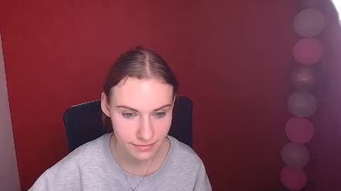 Snapshot of emmi_rossum chatting on 02-21-25, 12:39 Emmi online show from 02-21-25, 12:39