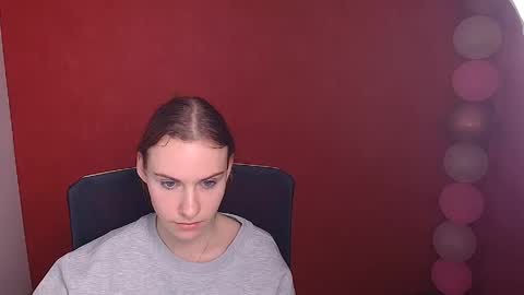 Snapshot of emmi_rossum chatting on 02-21-25, 03:43 Emmi online show from 02-21-25, 03:43