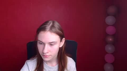 Snapshot of emmi_rossum chatting on 03-05-25, 12:11 Emmi online show from 03-05-25, 12:11