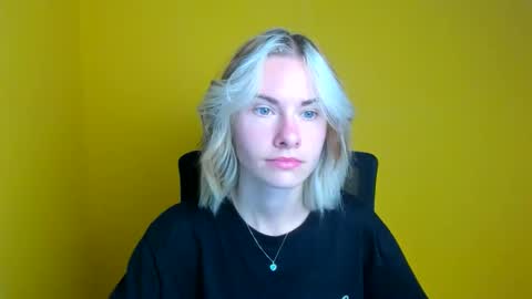 Snapshot of emmi_rossum chatting on 09-11-25, 05:29 Emmi online show from 09-11-25, 05:29