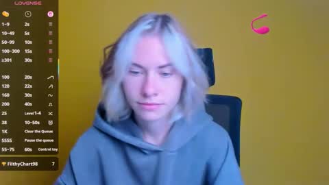 Snapshot of emmi_rossum chatting on 09-12-25, 05:18 Emmi online show from 09-12-25, 05:18