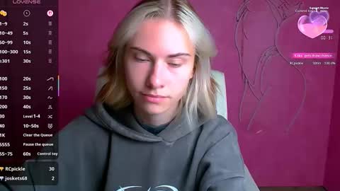 Snapshot of emmi_rossum chatting on 09-27-25, 05:34 Emmi online show from 09-27-25, 05:34