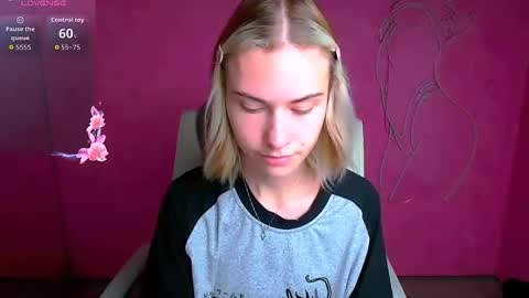 Snapshot of emmi_rossum chatting on 10-06-25, 05:16 Emmi online show from 10-06-25, 05:16