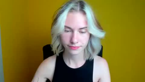 Snapshot of emmi_rossum chatting on 10-06-25, 05:32 Emmi online show from 10-06-25, 05:32