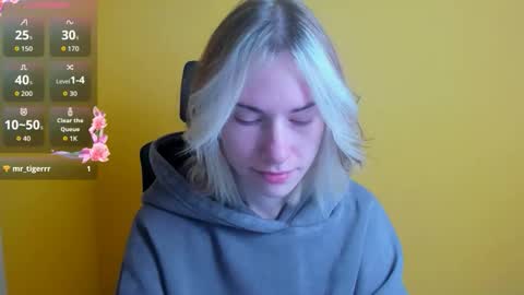 Snapshot of emmi_rossum chatting on 10-14-25, 05:30 Emmi online show from 10-14-25, 05:30