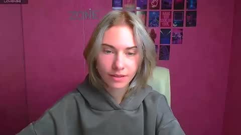 Snapshot of emmi_rossum chatting on 10-16-25, 05:52 Emmi online show from 10-16-25, 05:52