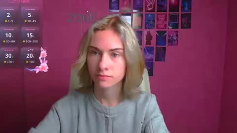 Snapshot of emmi_rossum chatting on 10-17-25, 05:43 Emmi online show from 10-17-25, 05:43