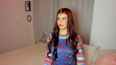 Snapshot of emmie_bunny chatting on 10-31-25, 09:38 Emmie online show from 10-31-25, 09:38