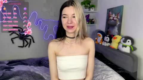 emmie_everly online show from 05-19-26, 08:37