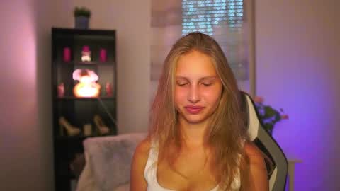 Emmie online show from 10-09-25, 01:09