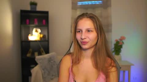 Snapshot of emmie_murray chatting on 03-07-26, 02:58 Emmie online show from 03-07-26, 02:58