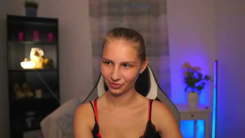 Emmie online show from 06-18-26, 06:45