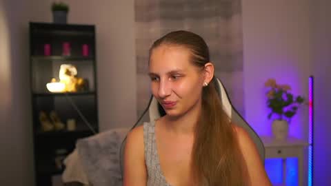 Emmie online show from 06-25-26, 06:56