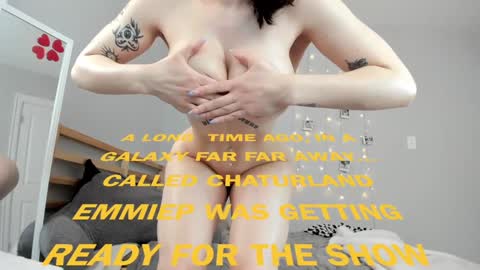 Snapshot of emmiep chatting on 10-26-25, 04:24 emmiep online show from 10-26-25, 04:24