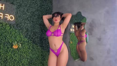 Snapshot of emmiily_z chatting on 02-18-25, 11:08 Emmiily online show from 02-18-25, 11:08