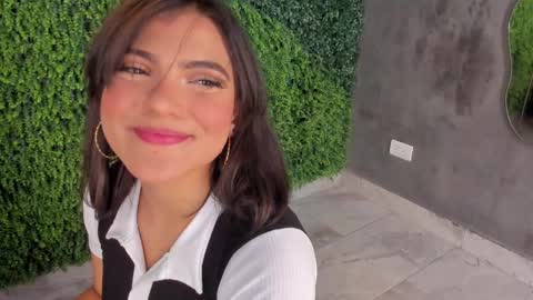 Snapshot of emmiily_z chatting on 03-08-25, 03:39 Emmiily online show from 03-08-25, 03:39