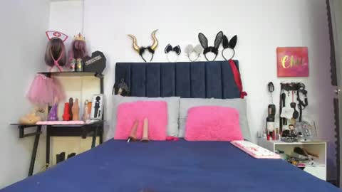          online show from 07-18-26, 01:04