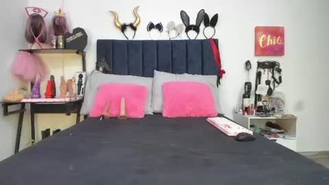          online show from 07-28-26, 02:13