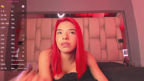 Snapshot of emmily_savage chatting on 01-12-25, 10:02 online show from 01-12-25, 10:02