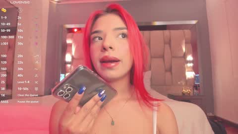 Snapshot of emmily_savage chatting on 02-06-25, 03:59 online show from 02-06-25, 03:59