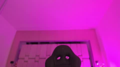 Snapshot of emmily_savage chatting on 10-15-25, 11:43 online show from 10-15-25, 11:43