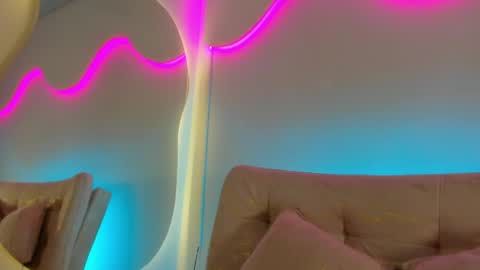 EMMILY online show from 05-13-26, 01:52