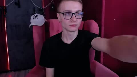 Snapshot of emmit_barker chatting on 02-11-26, 03:28 Emmit online show from 02-11-26, 03:28