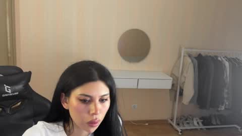 Snapshot of emmmylee chatting on 03-31-26, 05:24 Emmy online show from 03-31-26, 05:24