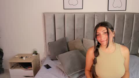 Snapshot of emmy_turnner chatting on 01-11-25, 03:09 Emily Laila online show from 01-11-25, 03:09