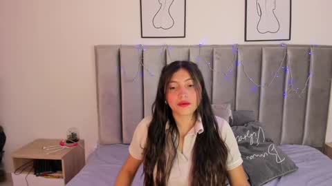 Snapshot of emmy_turnner chatting on 01-13-25, 12:13 Emily Laila online show from 01-13-25, 12:13