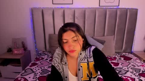 Snapshot of emmy_turnner chatting on 02-03-25, 12:03 Emily Laila online show from 02-03-25, 12:03