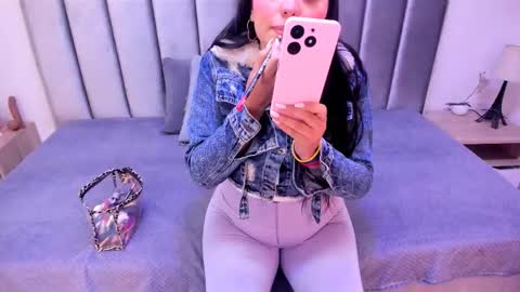 Snapshot of emmy_turnner chatting on 10-14-25, 12:17 Emily Laila online show from 10-14-25, 12:17