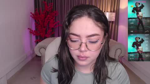 Snapshot of emmy_walker1 chatting on 01-17-25, 10:44 Emmy Walker online show from 01-17-25, 10:44