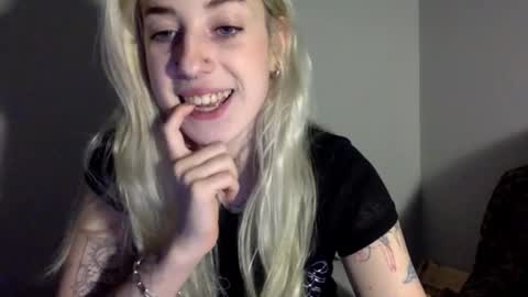 Snapshot of emmydesire chatting on 03-16-26, 07:29 Emmy online show from 03-16-26, 07:29