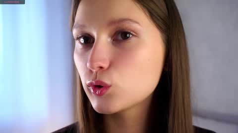Snapshot of emmyleri chatting on 10-03-25, 01:13 Emmy online show from 10-03-25, 01:13