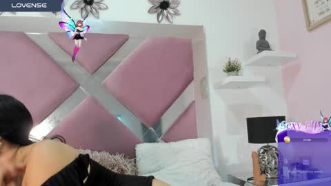 Snapshot of emmymiller1 chatting on 01-25-25, 08:10 emmymiller1 online show from 01-25-25, 08:10