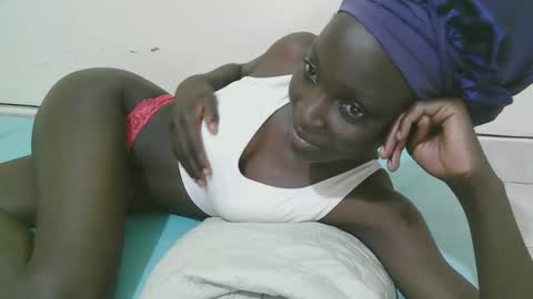 Snapshot of empress_ivy1 chatting on 04-21-26, 05:28 empress_ivy1 online show from 04-21-26, 05:28