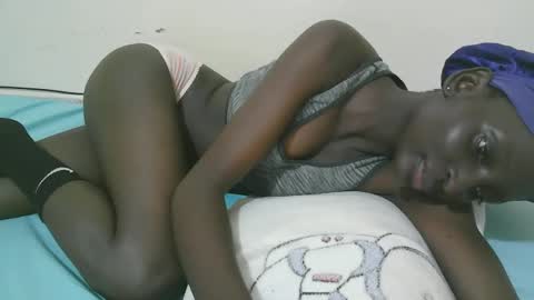 Snapshot of empress_ivy1 chatting on 05-11-26, 06:16 empress_ivy1 online show from 05-11-26, 06:16