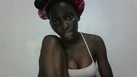 Snapshot of empress_ivy1 chatting on 06-08-26, 05:57 empress_ivy1 online show from 06-08-26, 05:57