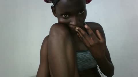 Snapshot of empress_ivy1 chatting on 06-11-26, 06:11 empress_ivy1 online show from 06-11-26, 06:11