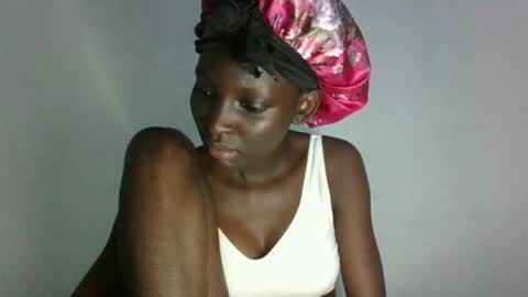 Snapshot of empress_ivy1 chatting on 06-11-26, 07:12 empress_ivy1 online show from 06-11-26, 07:12