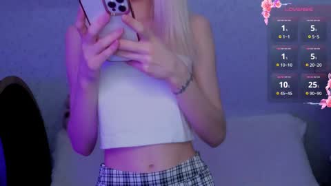 Snapshot of empress_ki chatting on 12-16-25, 12:26 Ki online show from 12-16-25, 12:26