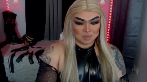 Snapshot of empressmichellexx chatting on 03-06-26, 04:09 Mistress Michelle online show from 03-06-26, 04:09