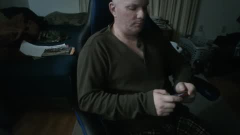 Snapshot of emsguy1 chatting on 01-06-25, 05:41 Matt online show from 01-06-25, 05:41