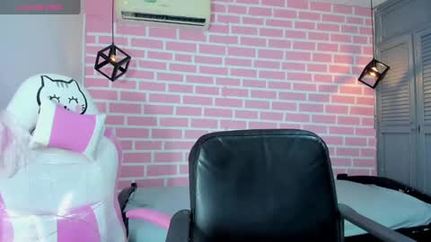 Emy online show from 01-16-25, 03:34