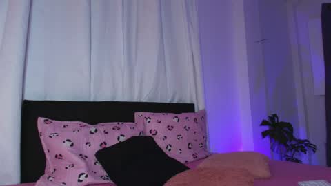 Emy online show from 05-08-26, 03:34